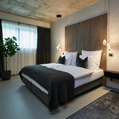 Nyaraló Racers Grand Prix - Mit Hebebuehne Und Doppelgarage Bermel