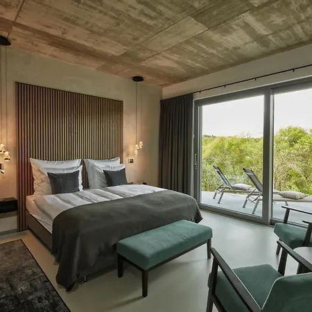 Racers Grand Prix - Mit Hebebuehne Und Doppelgarage * Bermel