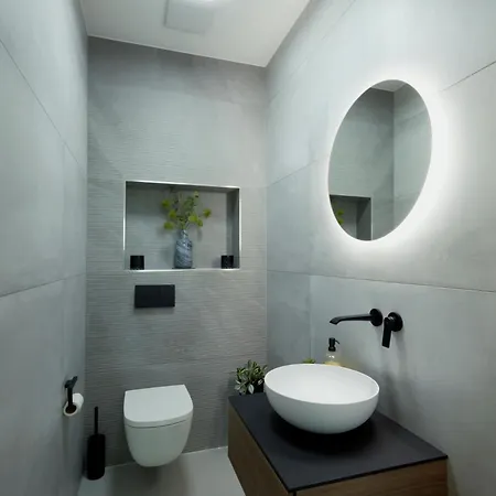 Racers Grand Prix - Mit Hebebuehne Und Doppelgarage Nyaraló Bermel