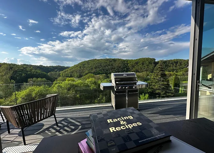 Racers Grand Prix - Mit Hebebuehne Und Doppelgarage בית נופש