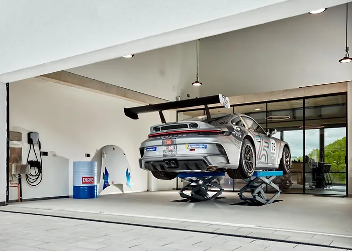 Racers Grand Prix - Mit Hebebuehne Und Doppelgarage בית נופש